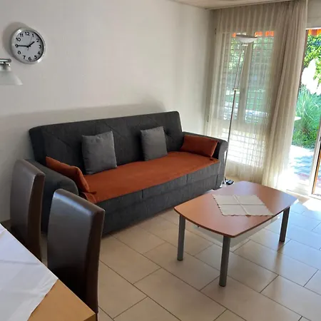 Laura Apartment